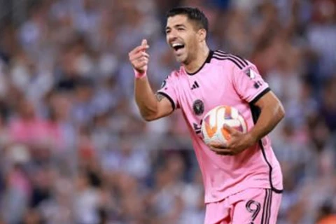 "كان يريد الانتحار".. سواريز يشارك في إنقاذ حياة رجل بأوروجواي (فيديو)